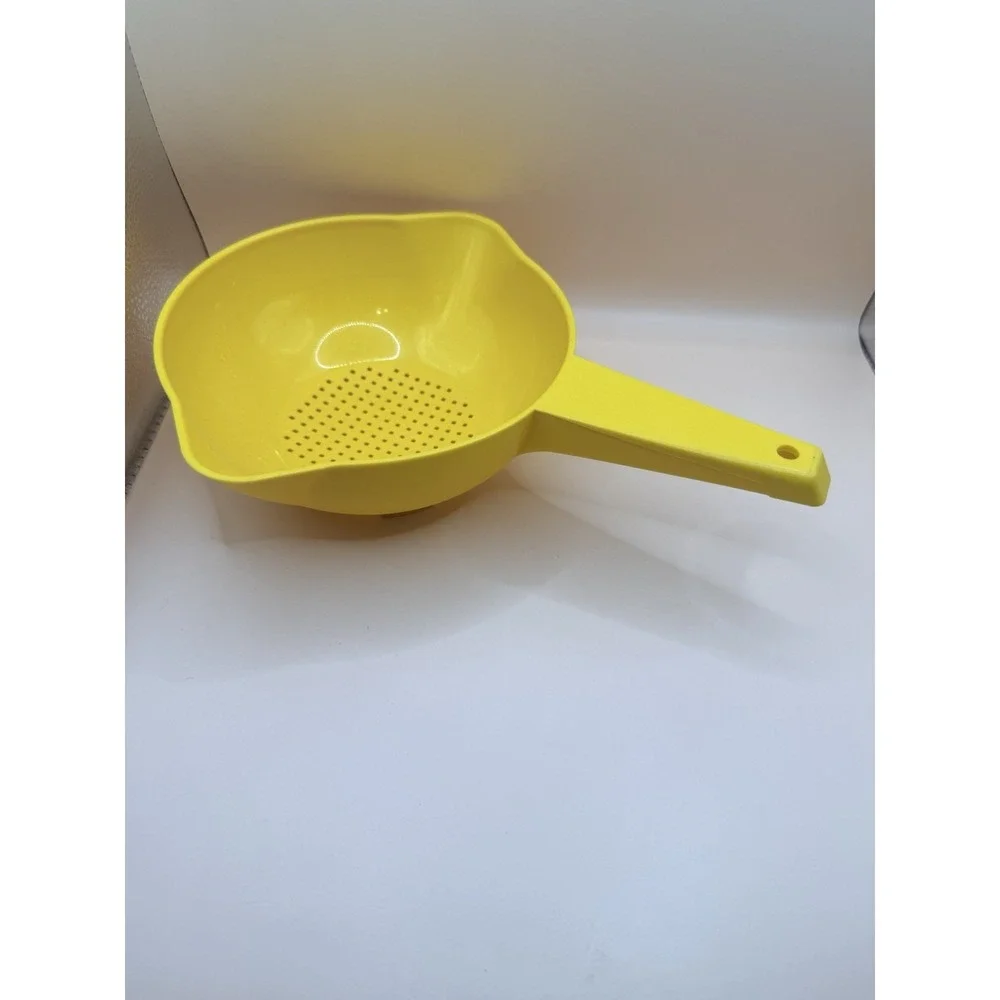 Vtg‎ Colander Strainer Yellow Tupperware Small 1 Qt Double Spout 1 Handle 1200